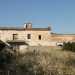 ...oggi appare come una grande casa di campagna di due piani con le finestre protette da inferriate. Questa masseria abbandonata circondata dallerba alta nasconderebbe anche un ipogeo